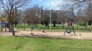 Zona de juegos infantiles en parque del Hipódromo